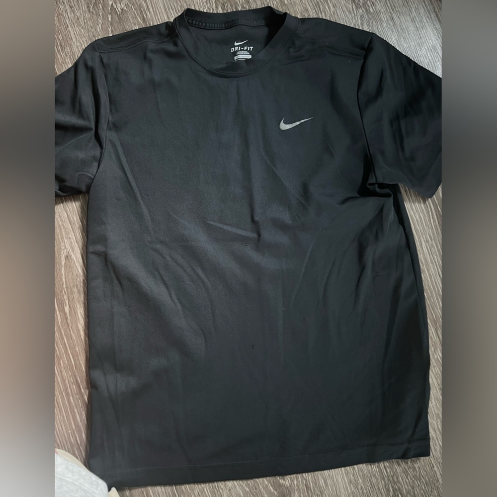 Nike Dri-fit men’s size medium